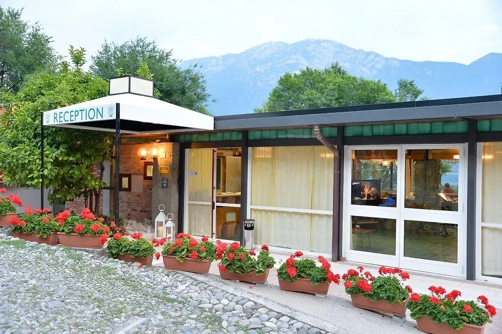 Hotel Lido Limone sul Garda 3*,